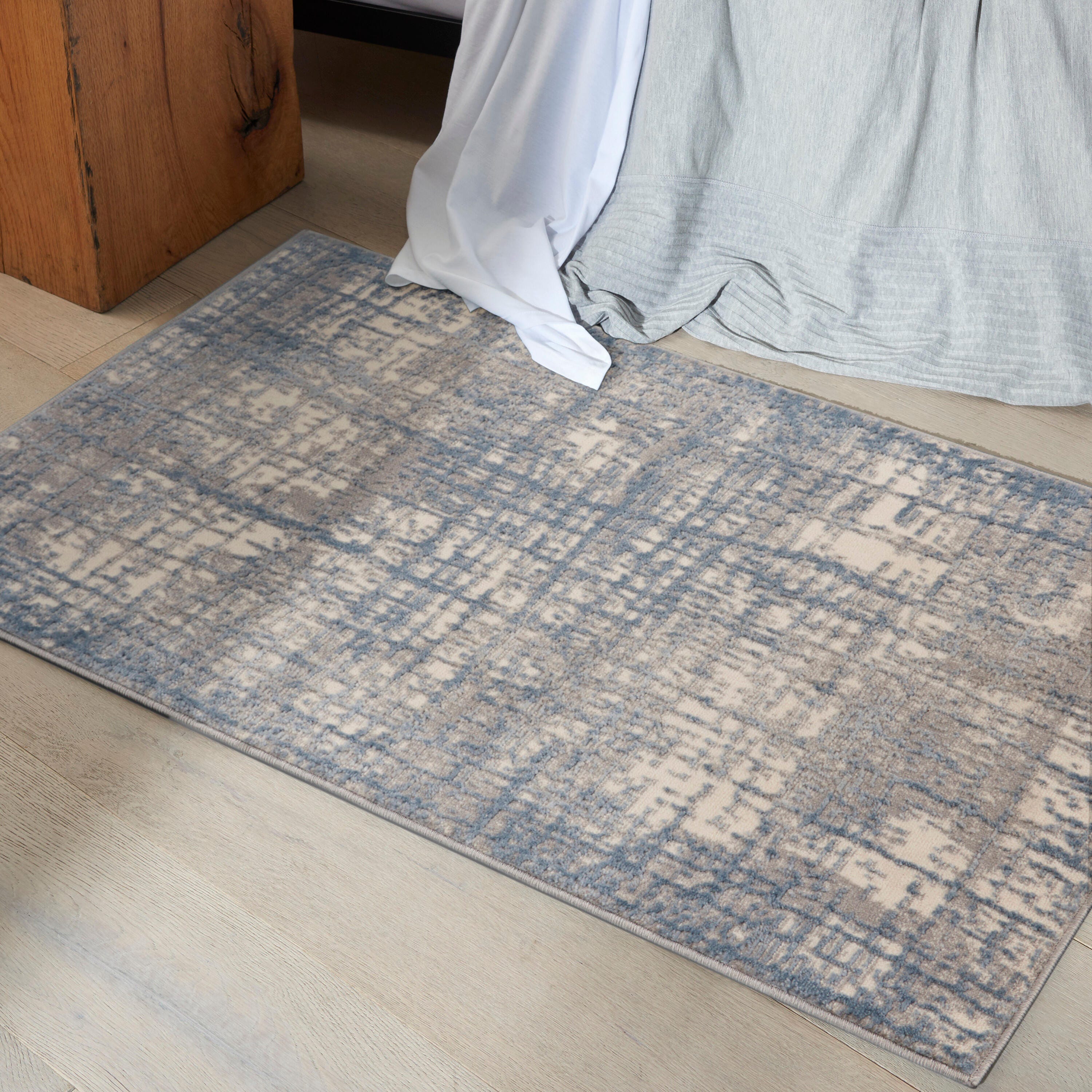 Calvin Klein Rush 2'2" x 3'9" Accent Rug, Ivory/Blue, rollover