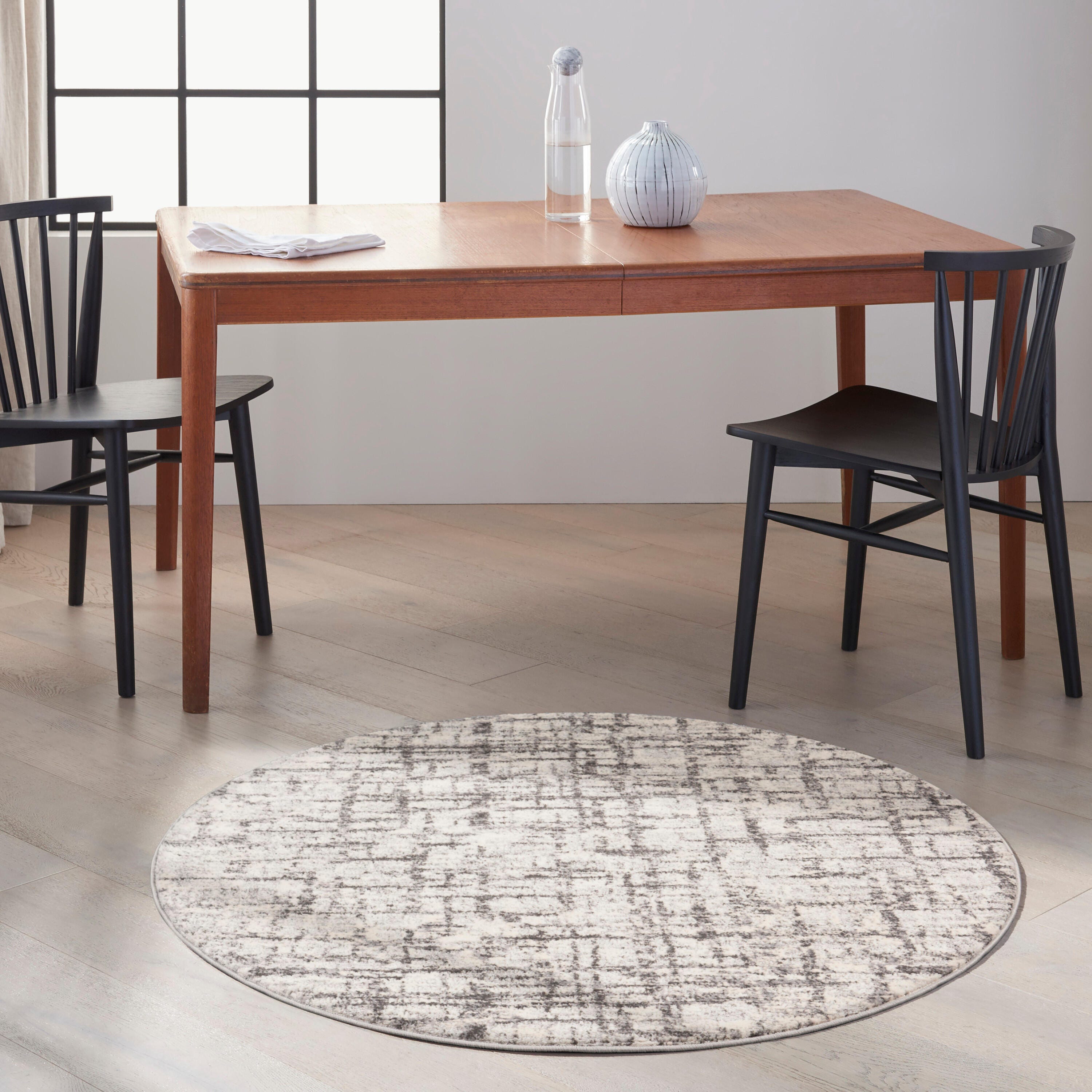 Calvin Klein Rush Signature 4' Round Accent Rug, Ivory/Gray, large