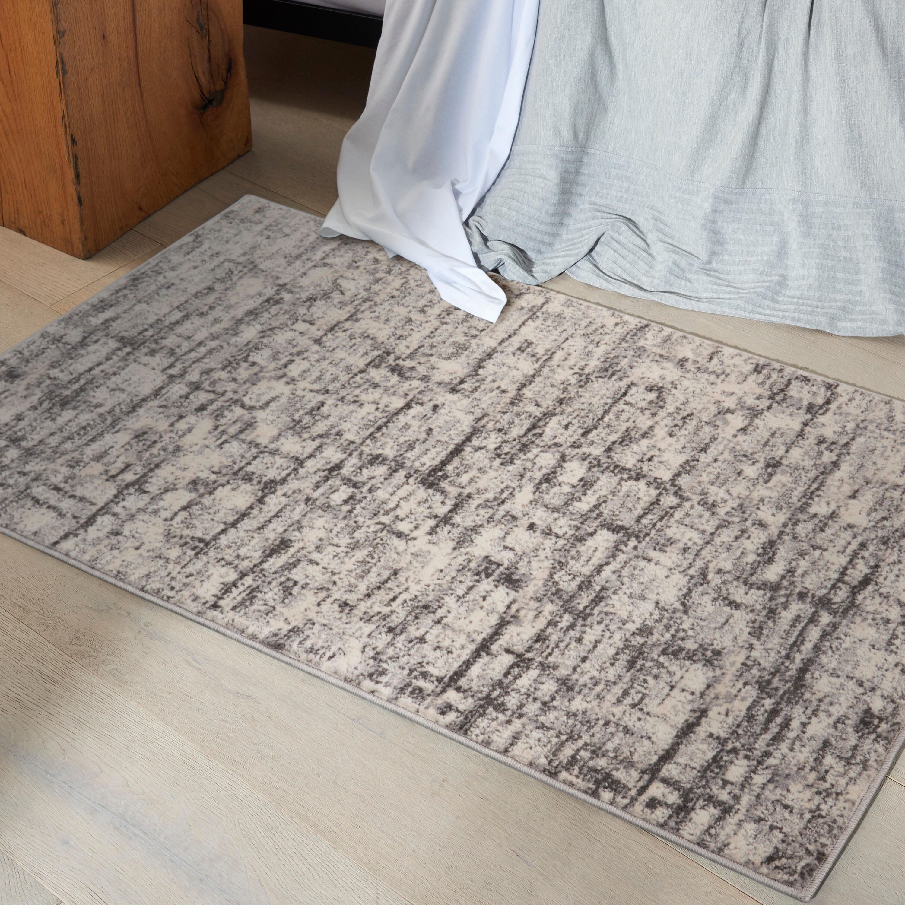 Calvin Klein Rush Signature 2'2" x 3'9" Accent Rug, Ivory/Gray, rollover