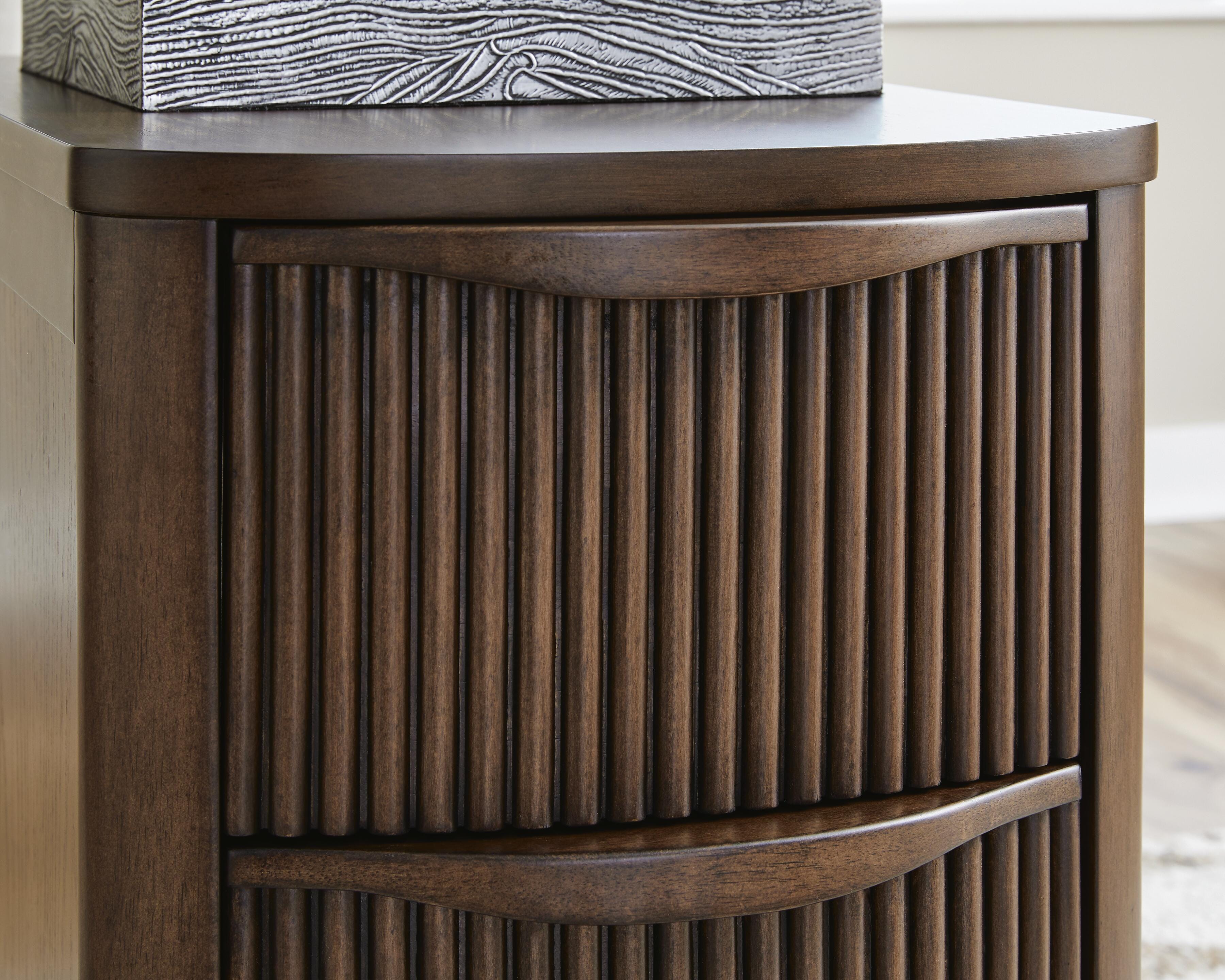 Camdill Chairside End Table - image 7
