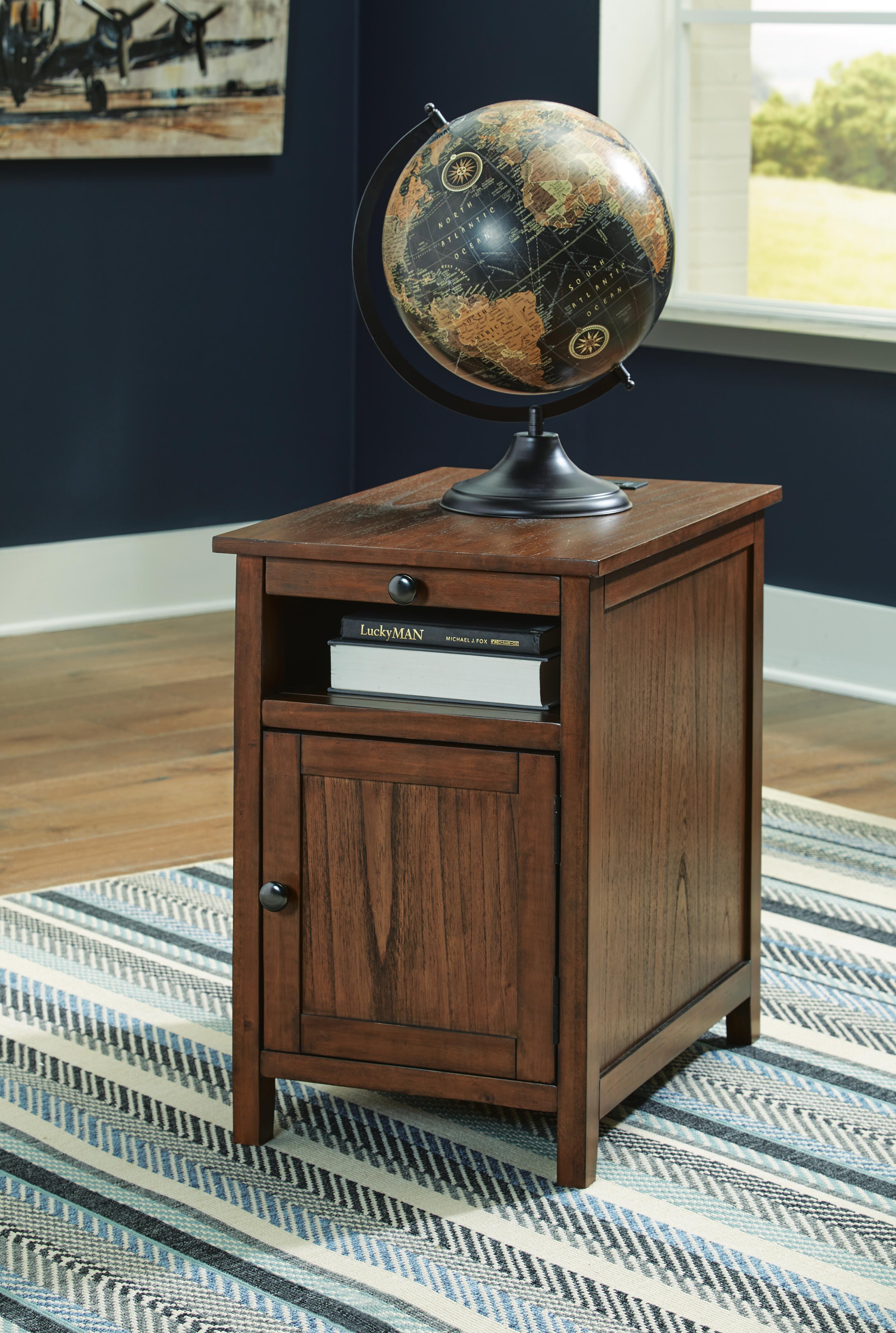 Mesa auxiliar Treytown Chairside - image 1