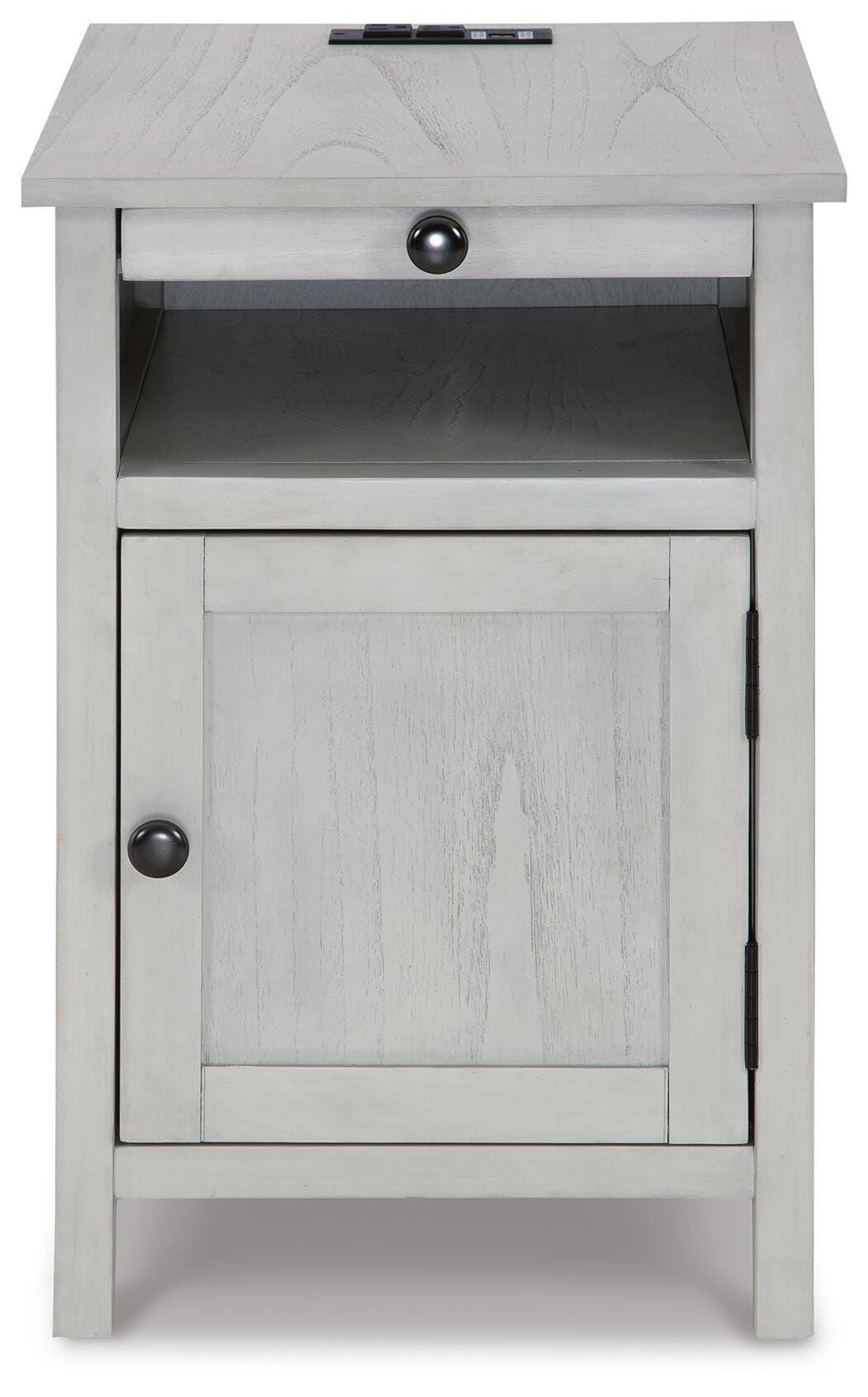 Treytown Chairside End Table - image 4