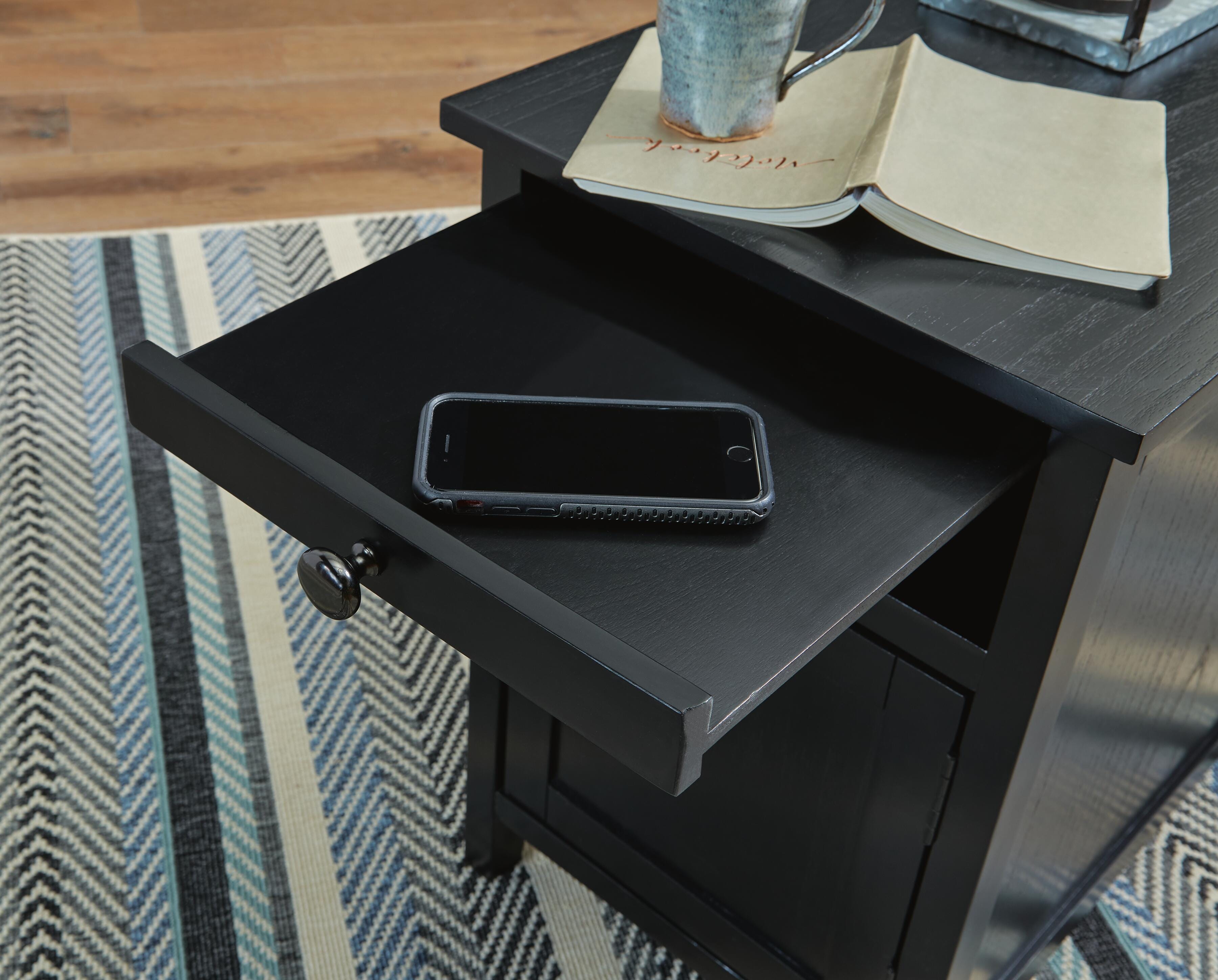 Treytown Chairside End Table - image 8