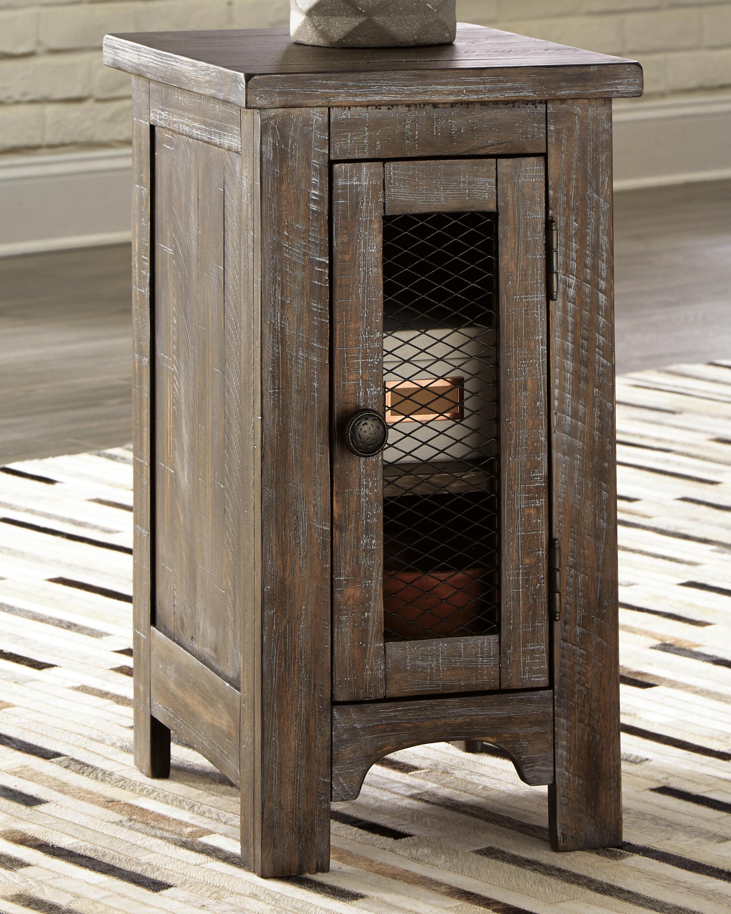 Danell Ridge Chairside End Table | Ashley
