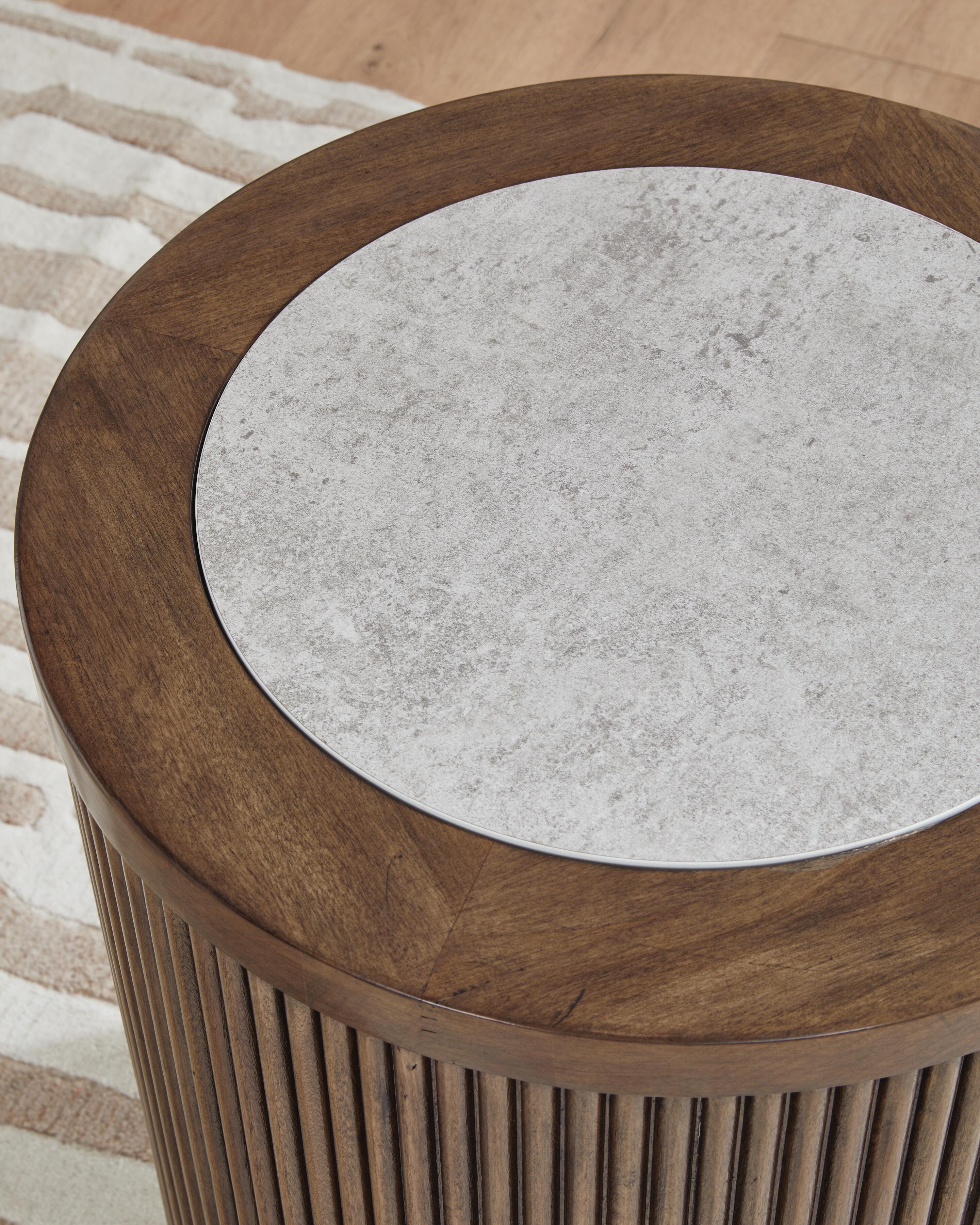 Hadonna End Table - image 4