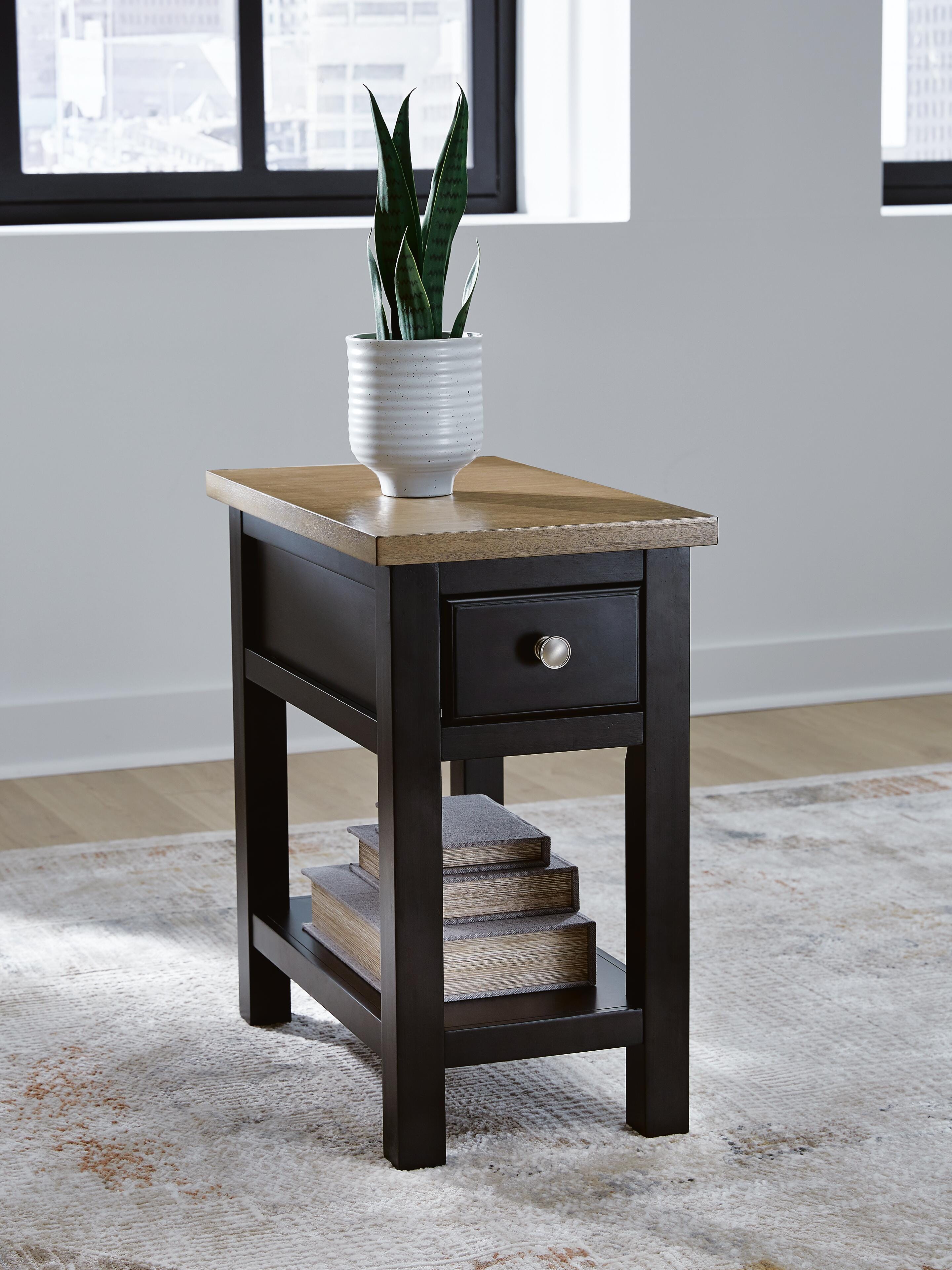 Mesa auxiliar Drazmine Chairside - image 2