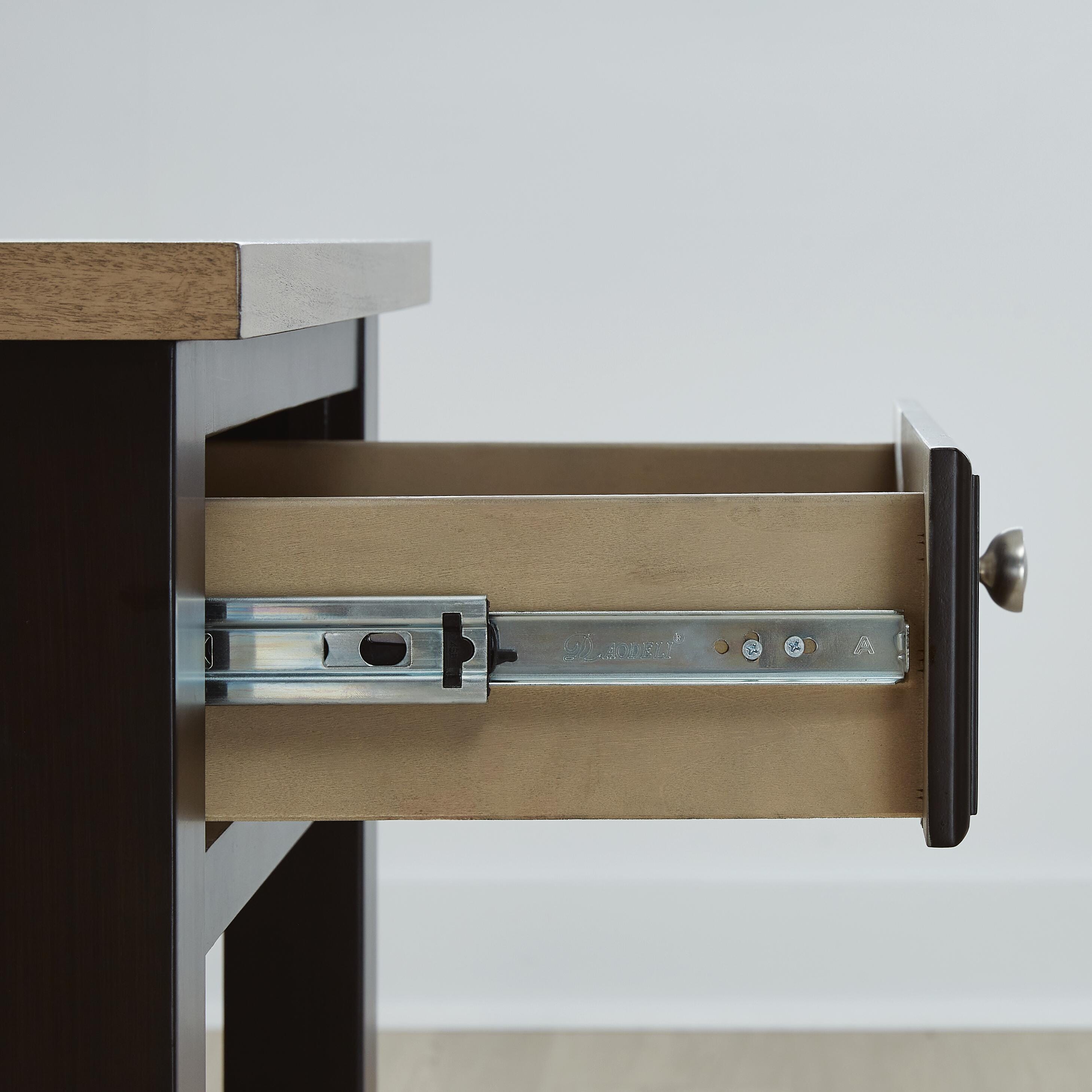 Drazmine End Table - image 9