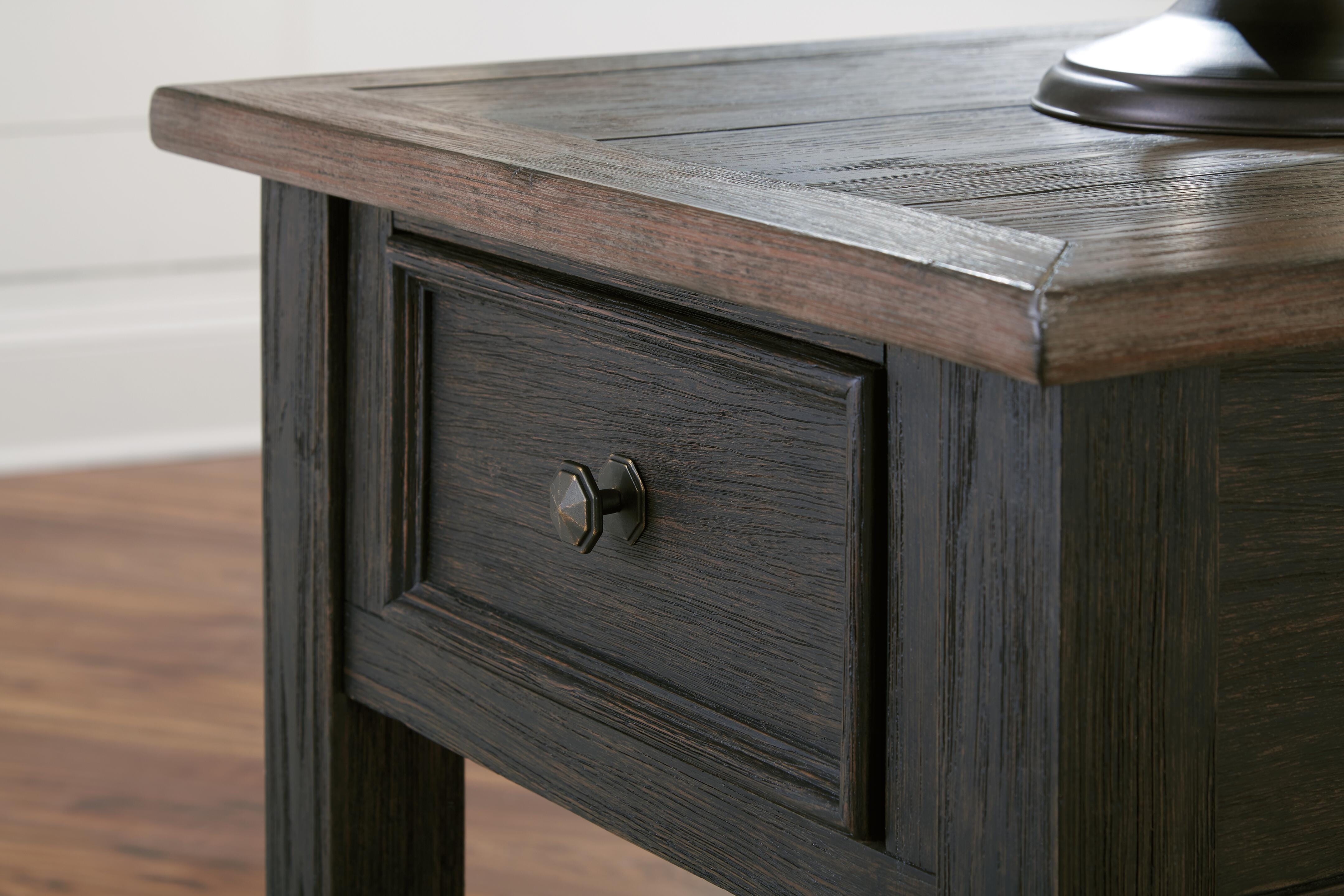 Tyler Creek End Table - image 9