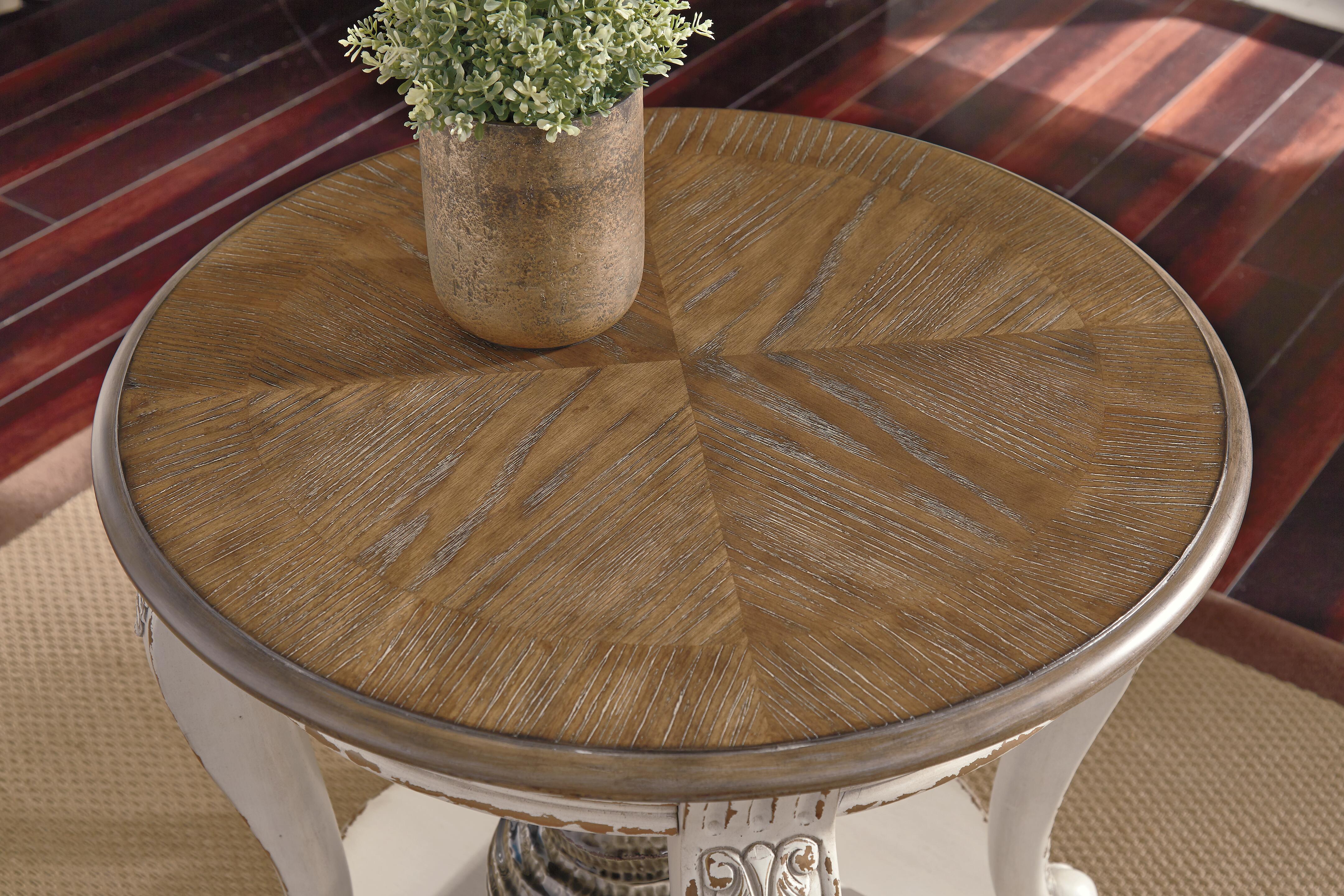 Realyn End Table - image 6