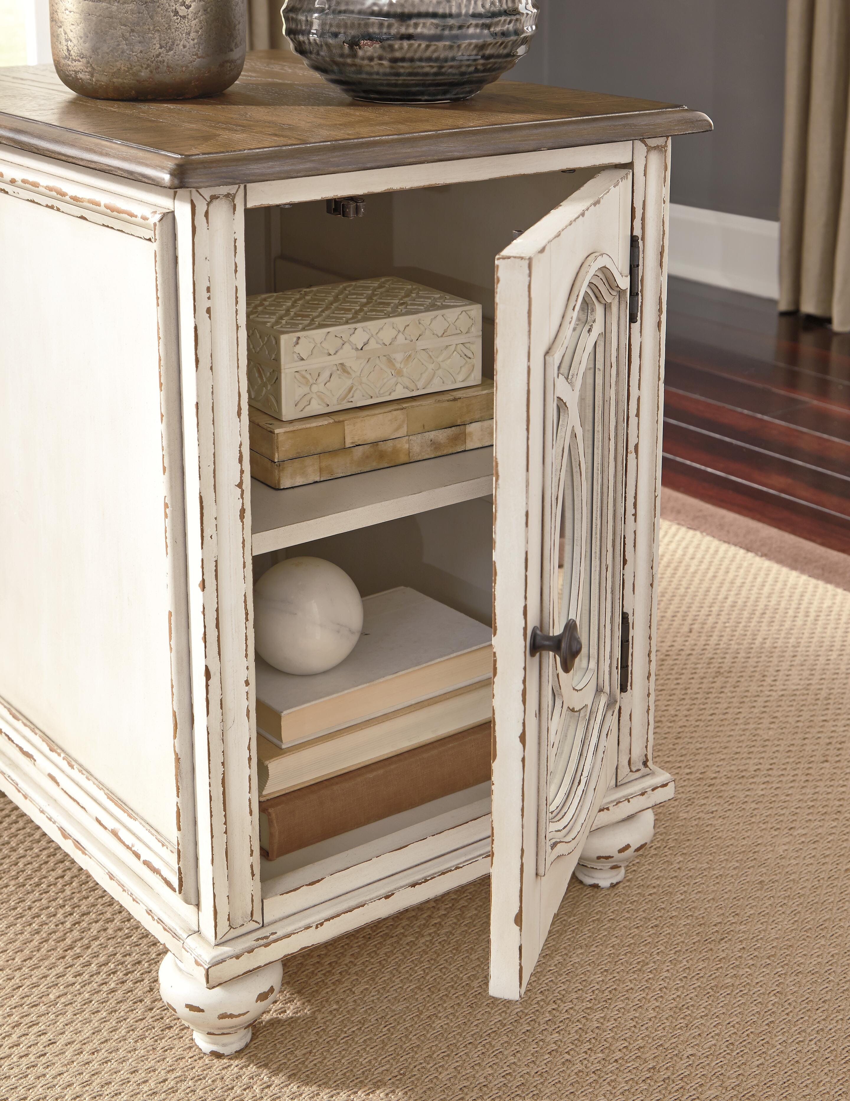 Realyn Chairside End Table - image 7