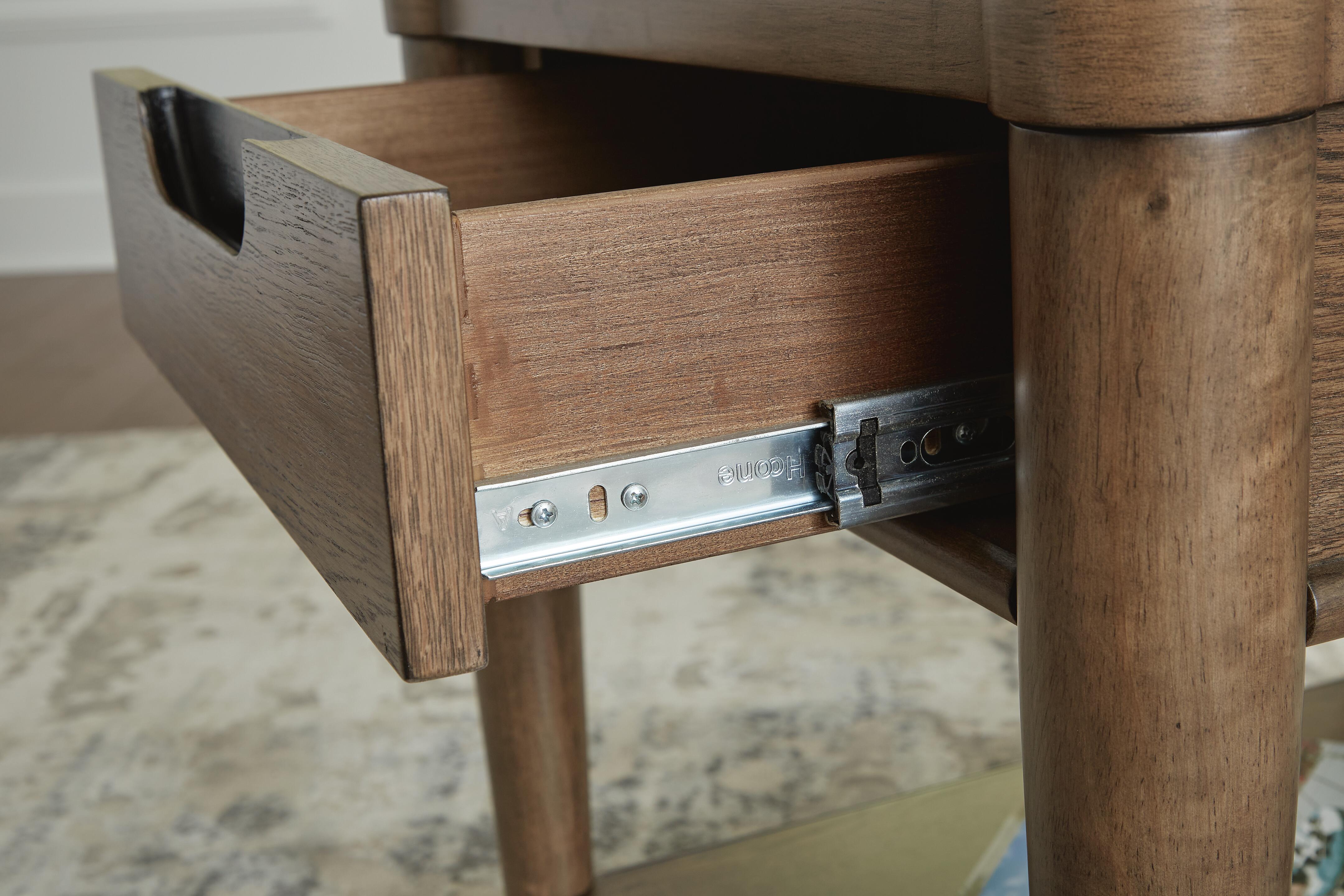 Roanhowe End Table - image 7