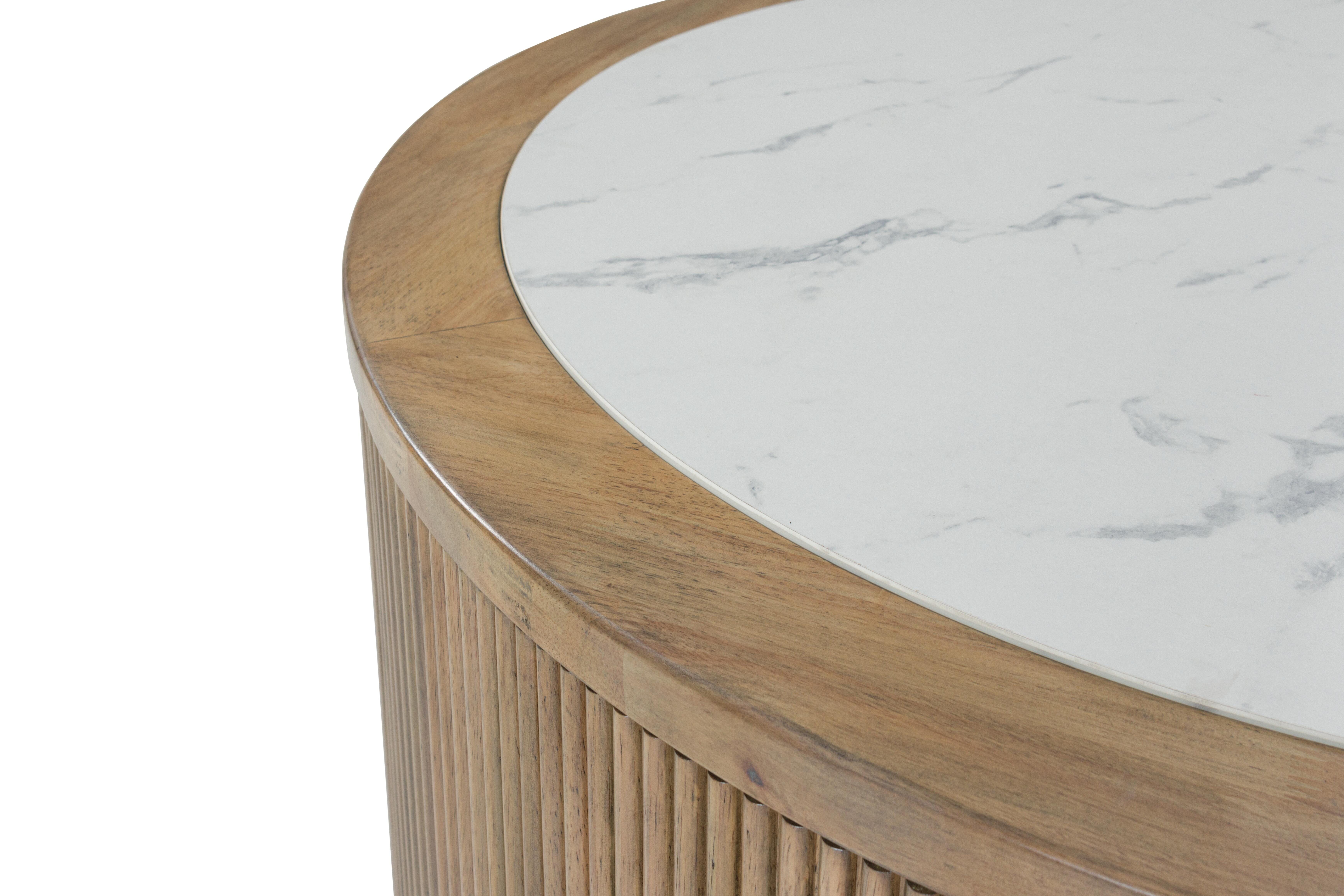 Camdill Coffee Table - image 5