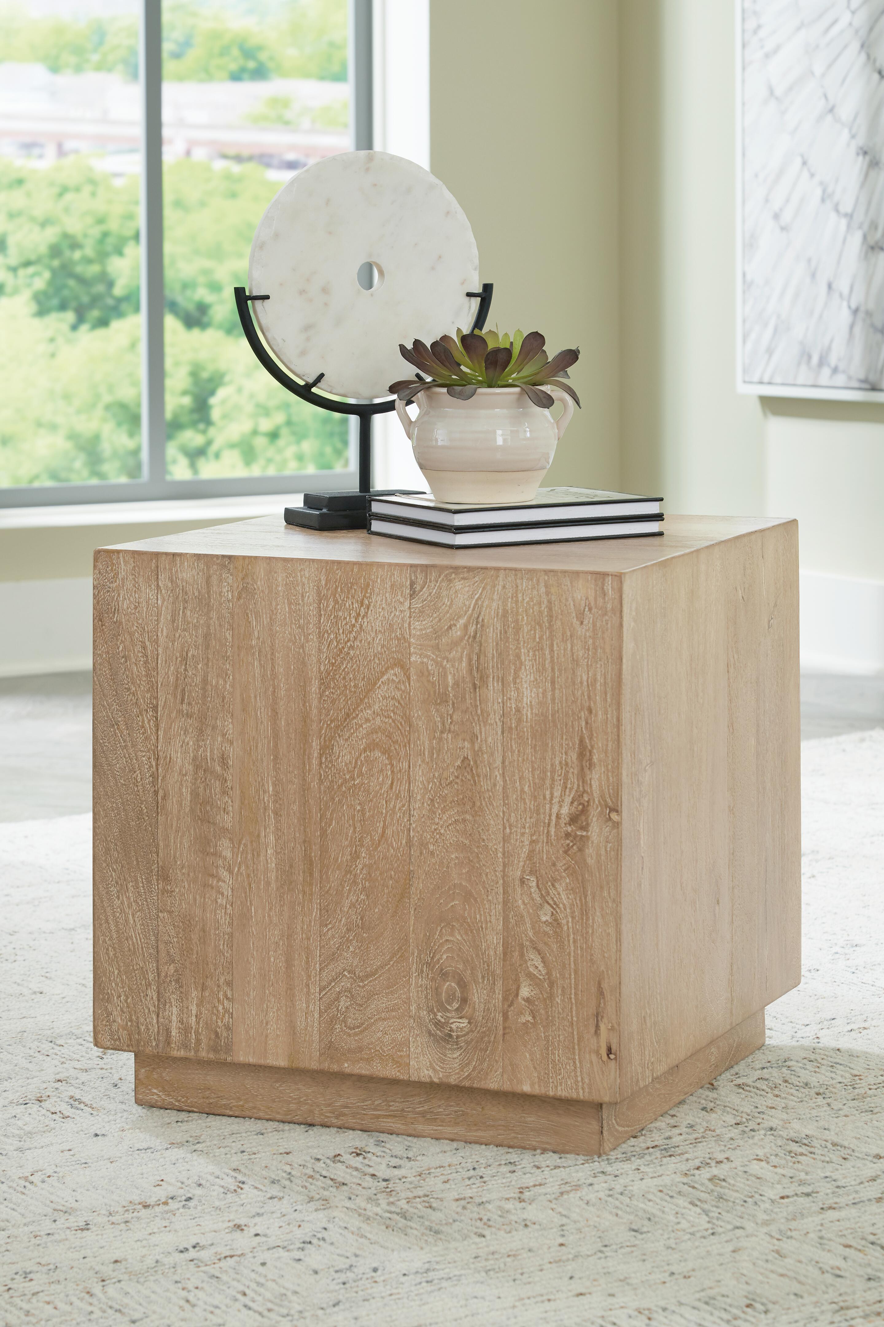 Belenburg Accent Table, , large
