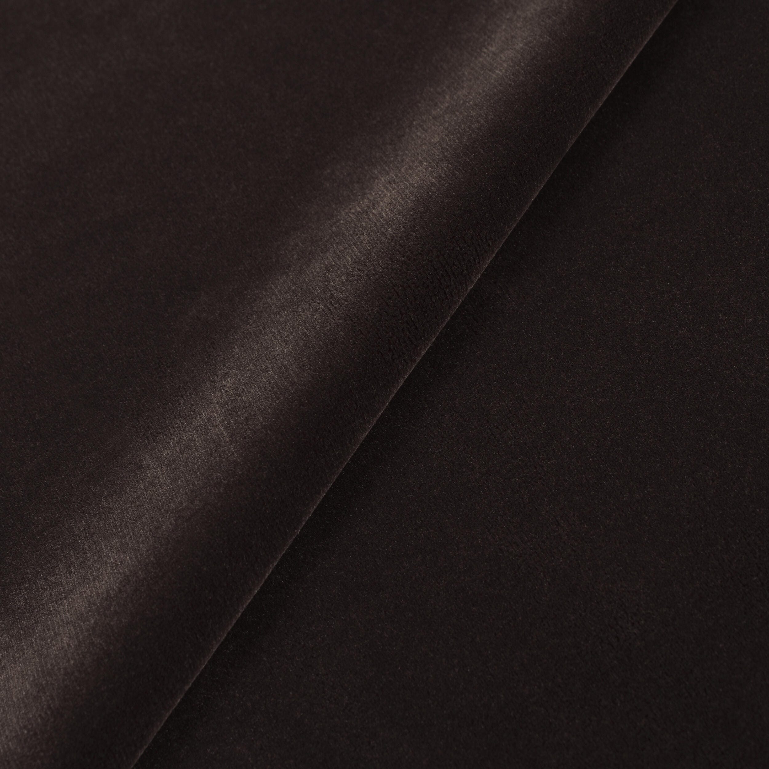 Swatch color Deep Brown 